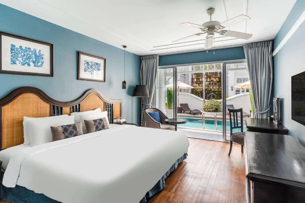 Deluxe Pool Access