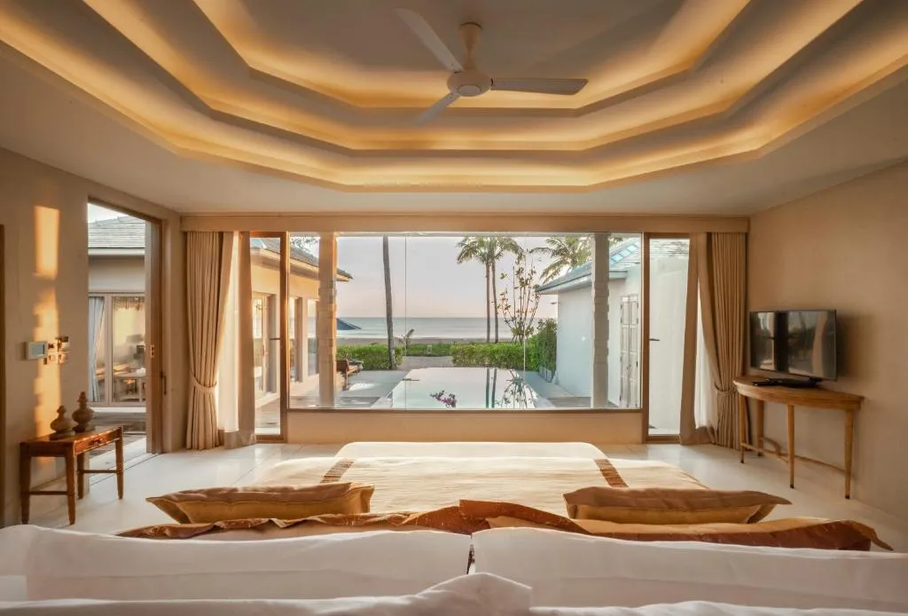 Beachfront Pool Villa