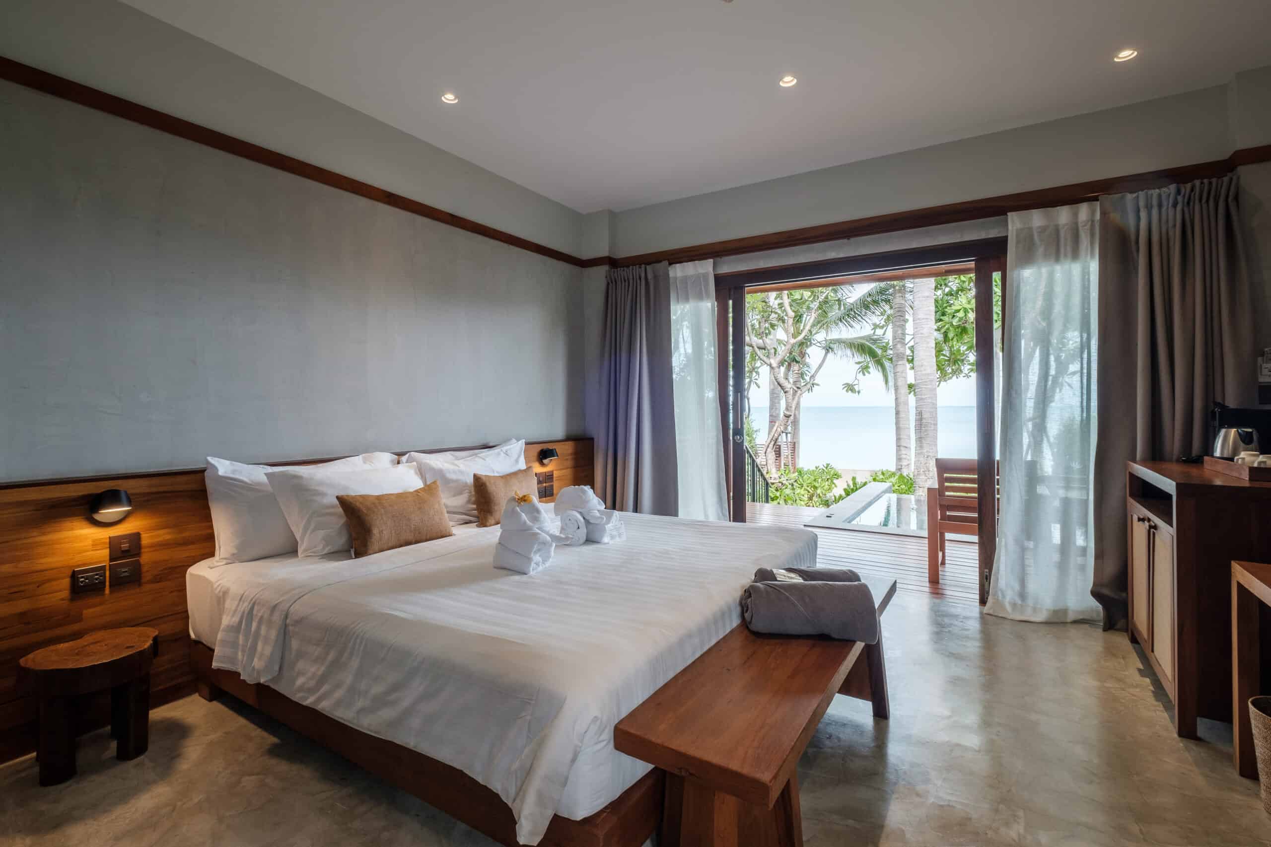 Beachfront villa, One-Bedroom with jacuzzi