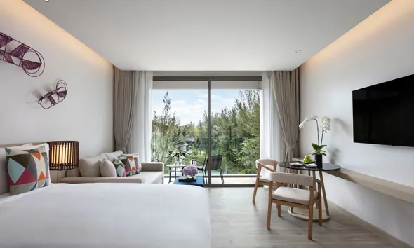 Deluxe Corner Room