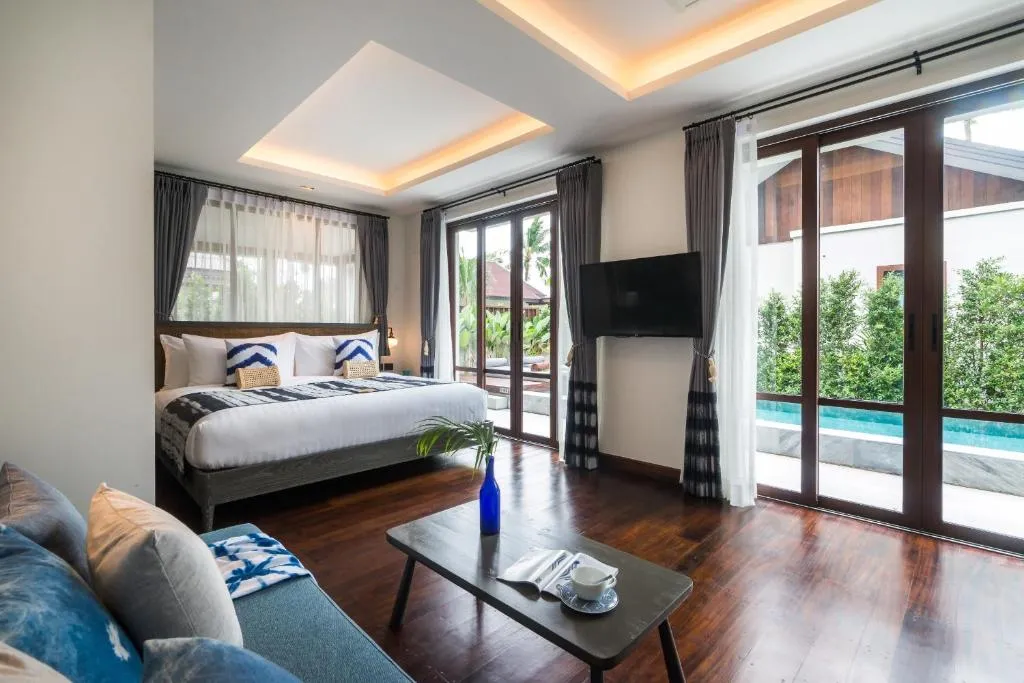 Deluxe Plunge Pool
