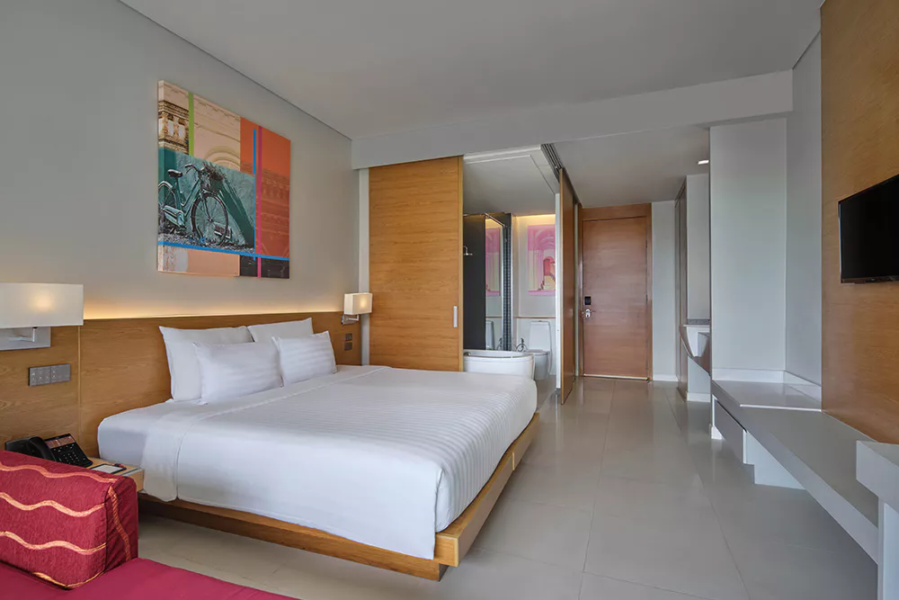 Deluxe Pool View Room