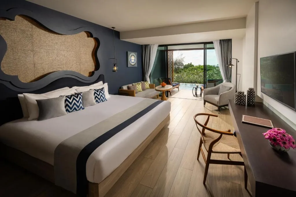 Deluxe Suite Pool Access Sea View