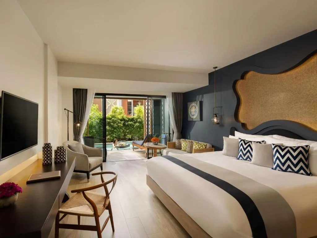 Deluxe Suite Pool Access Garden View