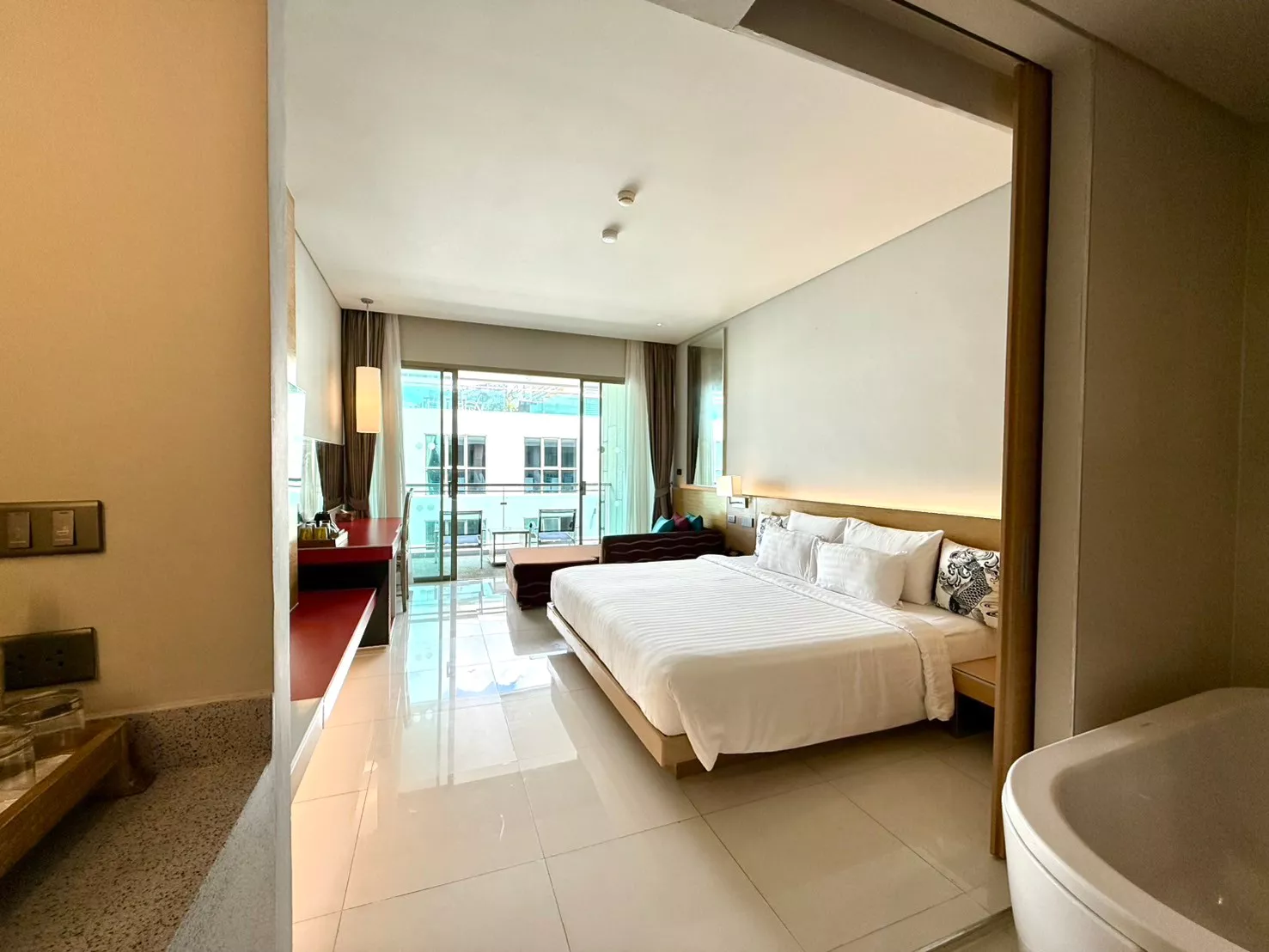 Deluxe Urban Room