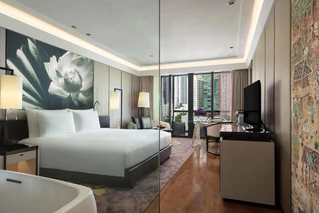 Executive Balcony Room