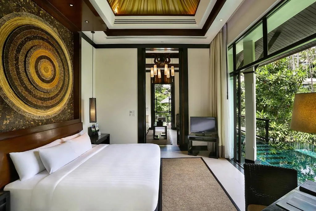 Family Ocean Pool Villa