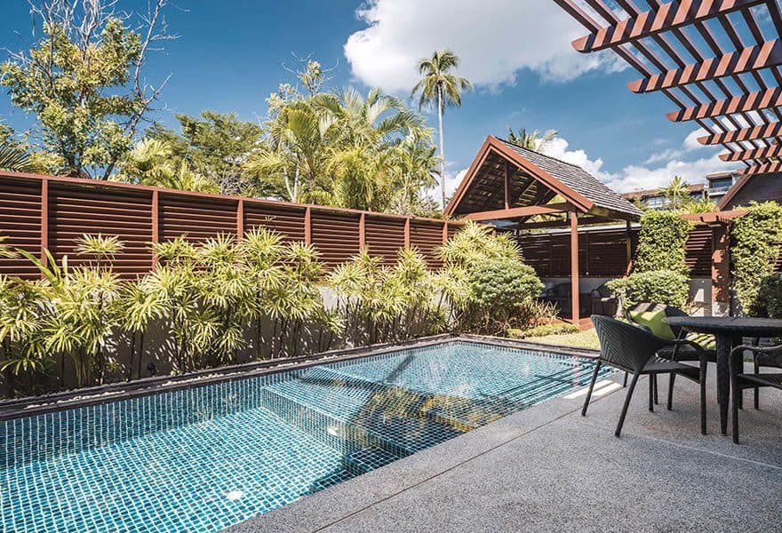 Four-Bedroom Connecting Double Pool Pavilion