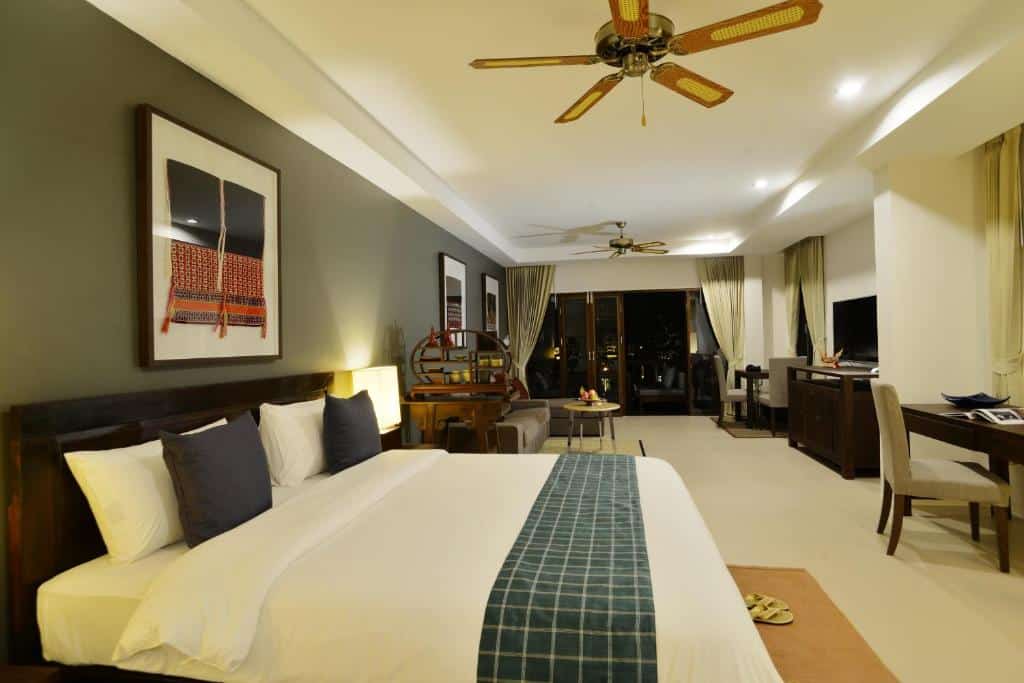 Grand Deluxe