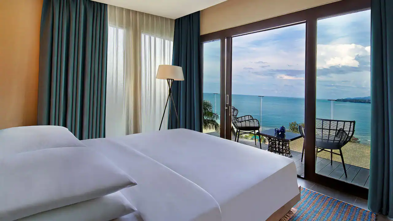 King Bed Hilltop Ocean View Suite