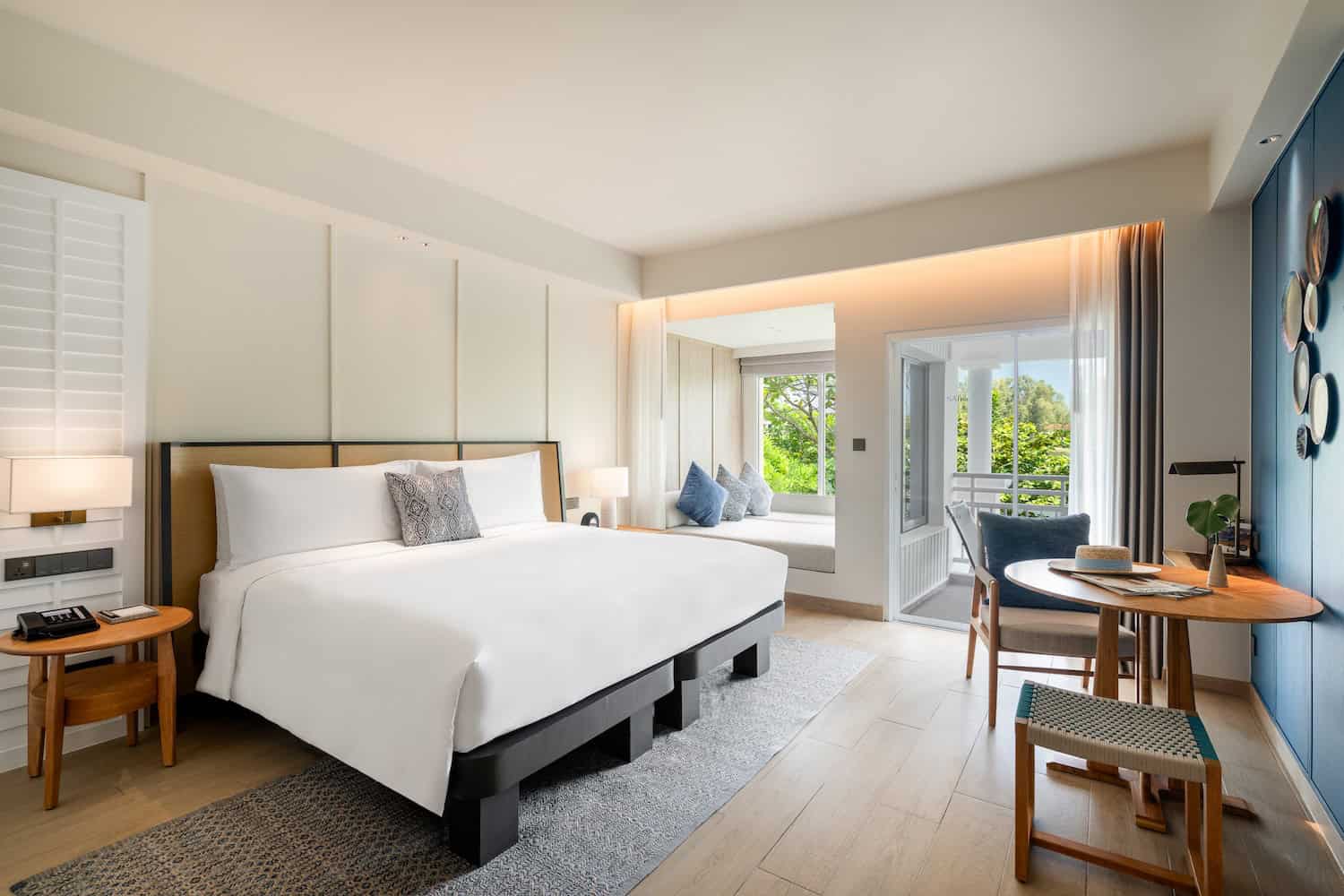 Lagoon Room