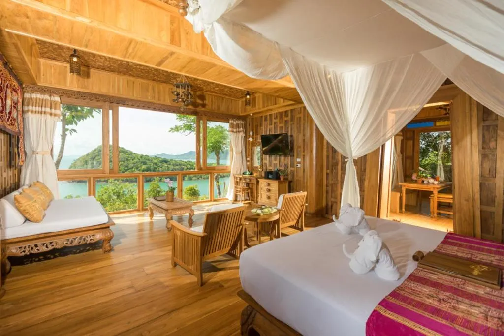 Ocean View Pool Suite