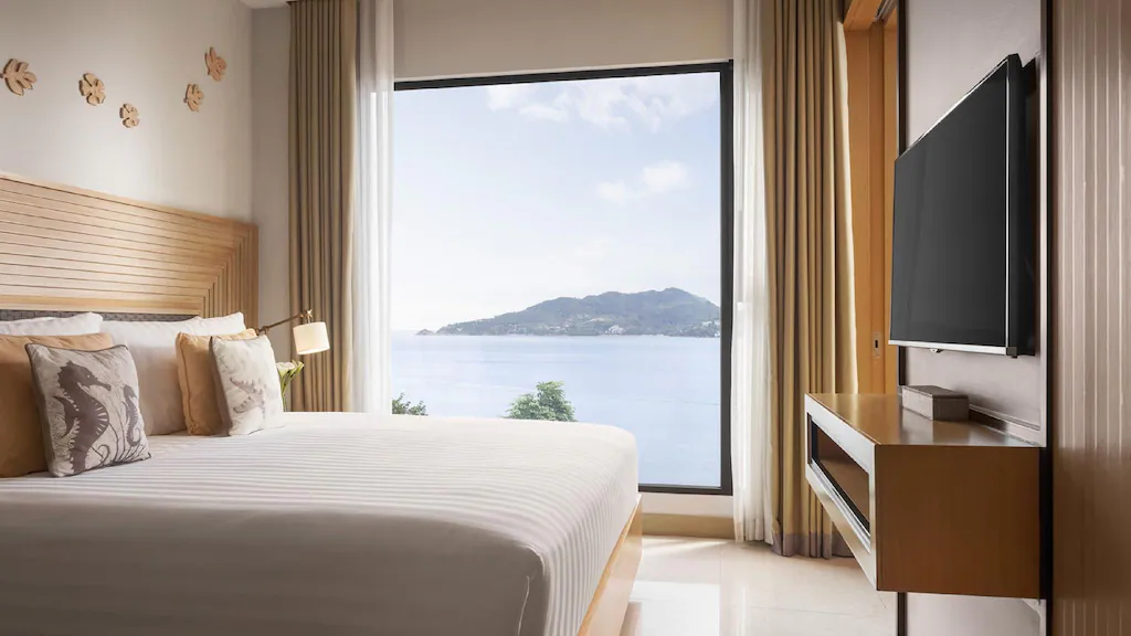 One-Bedroom Suite Ocean View Coral Lounge