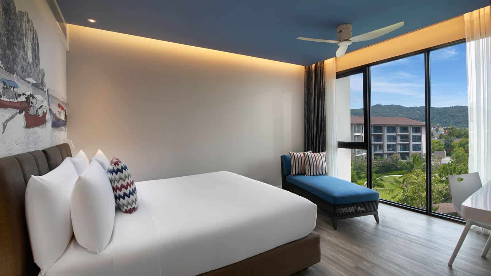 One-Bedroom Suite Pool Balcony