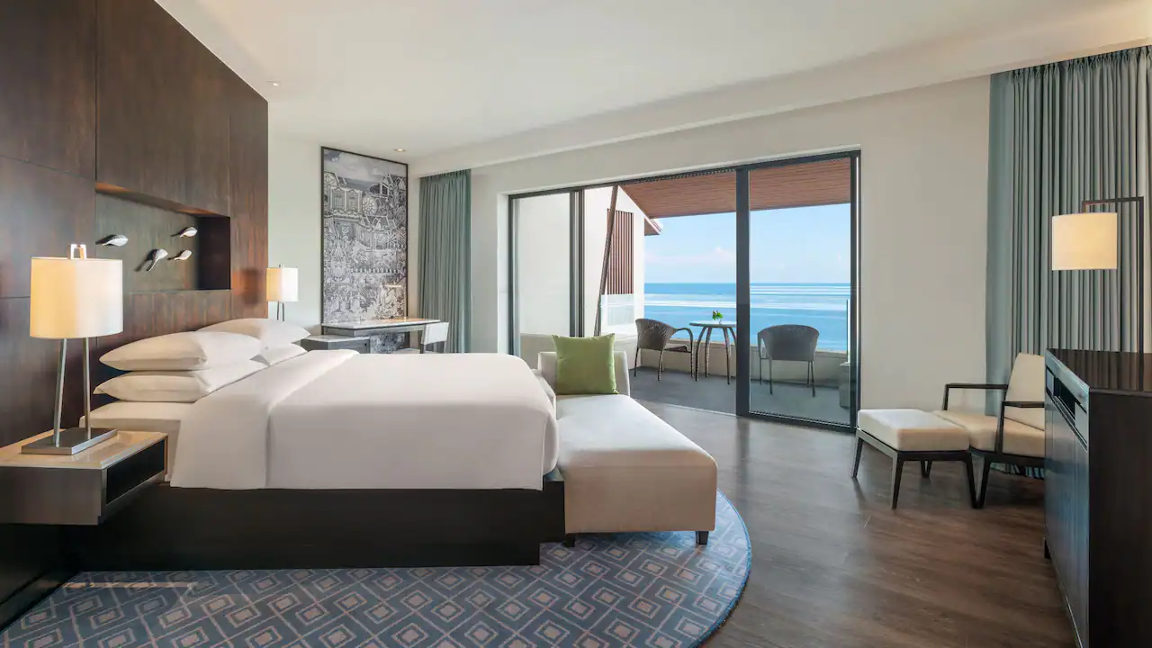 One King Bed Ocean View Club Access