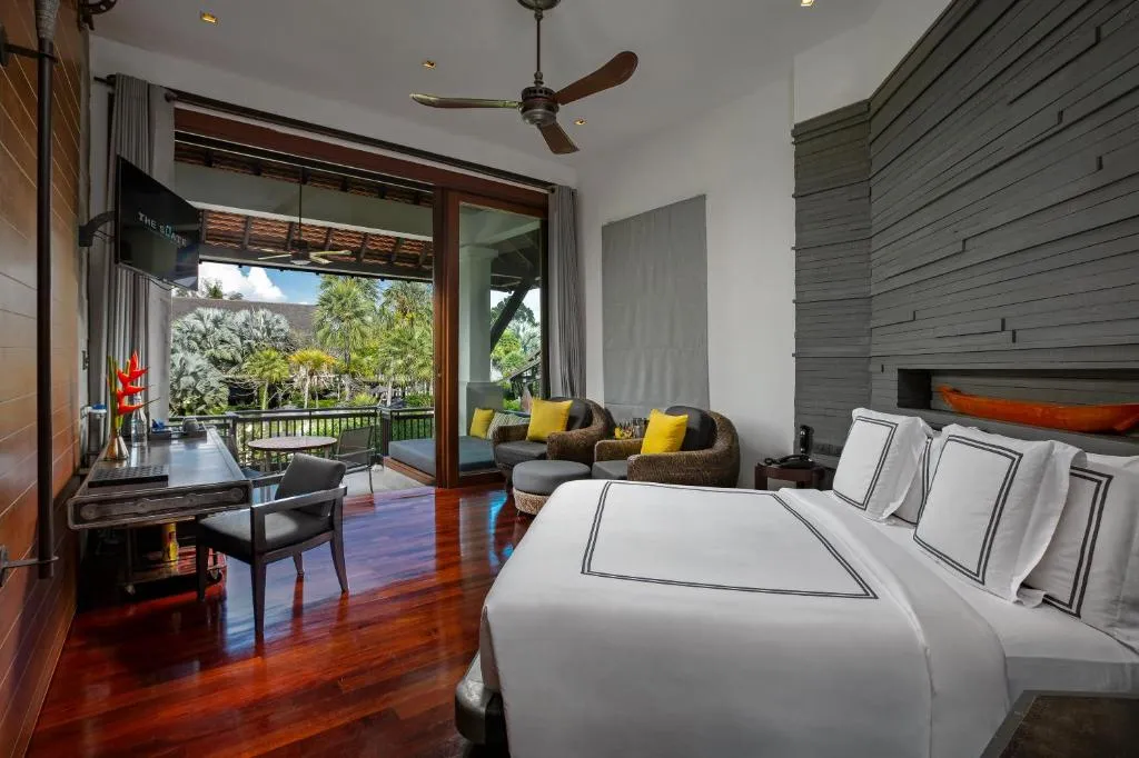 Pearl Bed Suite