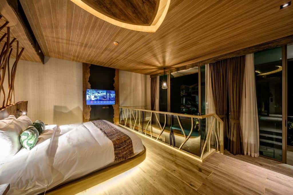 Pool Suite
