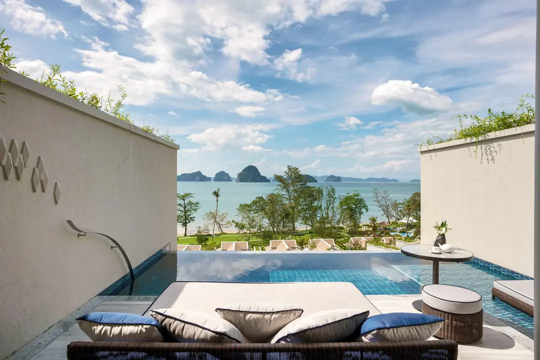 Premium Ocean Pool Suite