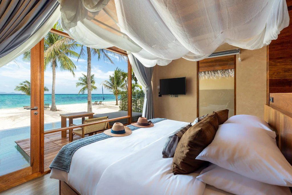 Sand Beachfront Pool Villa