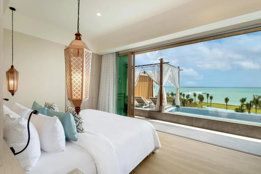 Sea View Pool Suite