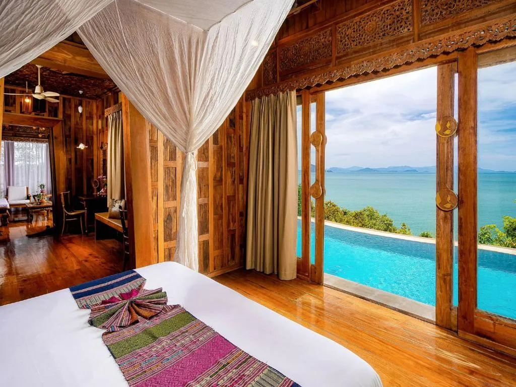 Seawater Pool Villa