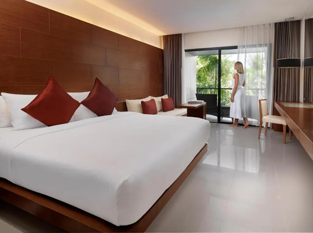 Superior Pool View Room