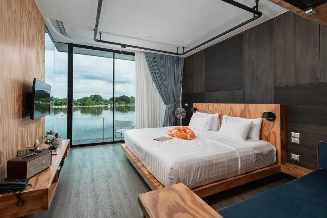 XFloat cabin