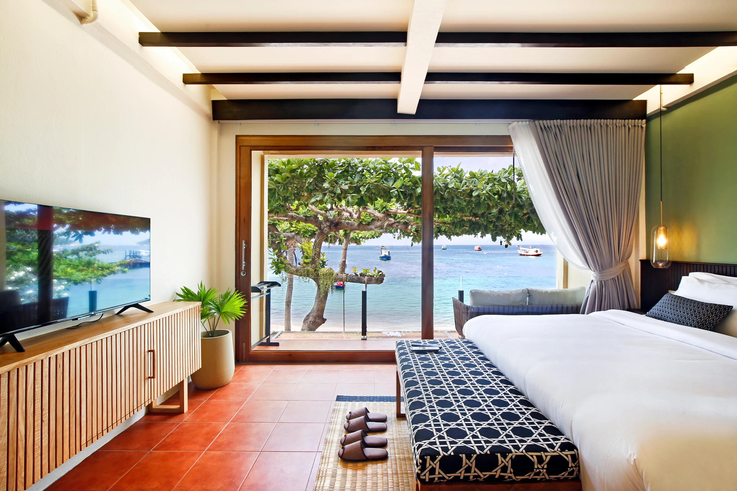 Beachfront Deluxe with Balcony