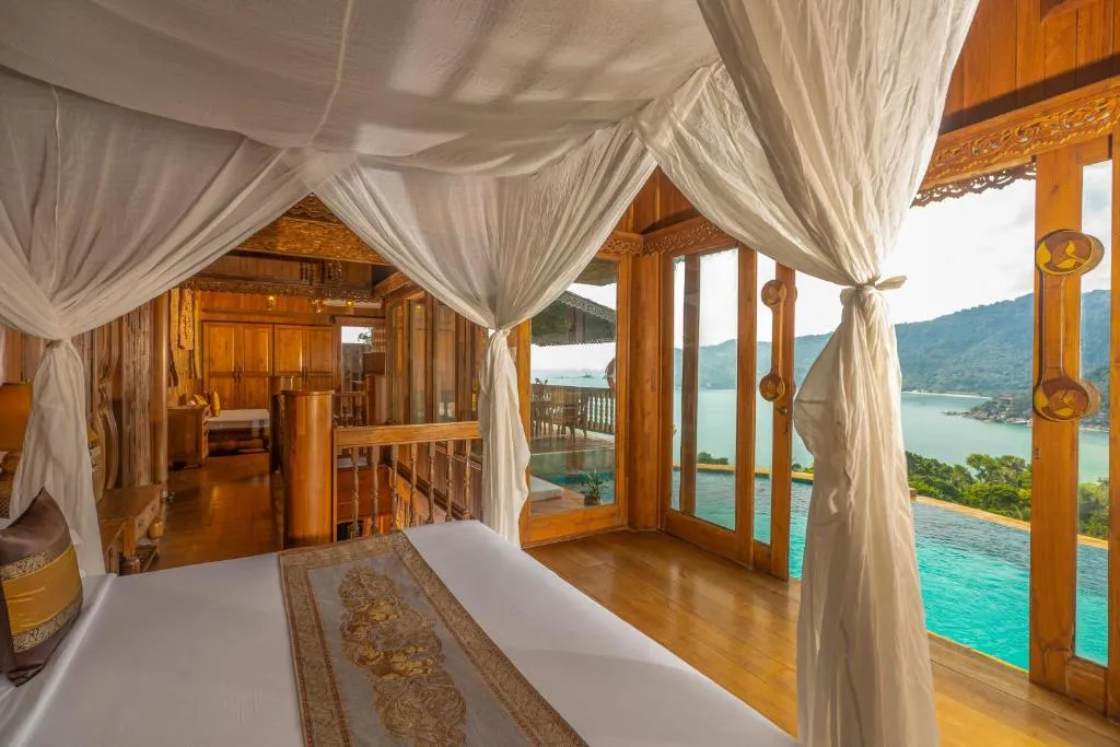 Royal Grand Pool Villa