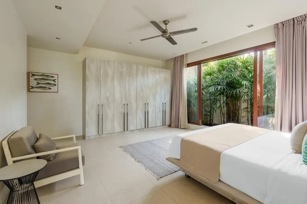 Six-Bedroom Villa