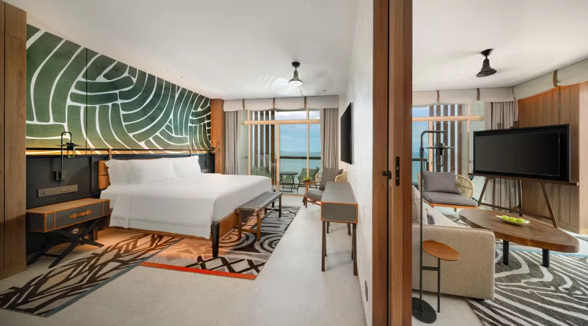 The Presidential Ocean Pool Suite