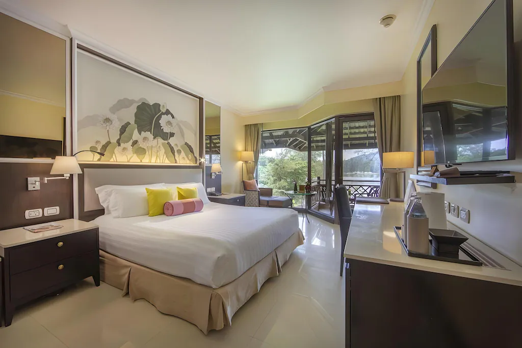 Deluxe Lagoon View